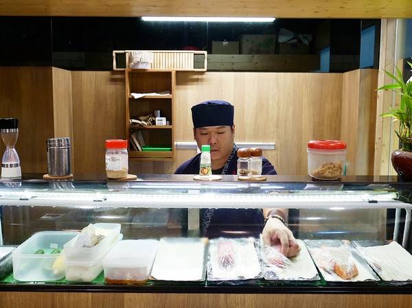 合禾町日式料理:合禾町日式料理-台中沙鹿隱密夯店 超平價定食丼飯 連食尚玩家都曾拜訪 雖然不顯眼但人潮絡繹不絕 餐點更是高水準 高CP到不行