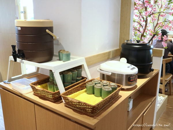 嵐山熟成牛かつ專売(台中大里旗艦店)：台中美食│嵐山熟成牛かつ專売-台中大里旗艦店〃好吃炸牛排，在台中也吃的到啦！人潮爆多，建議先訂位～