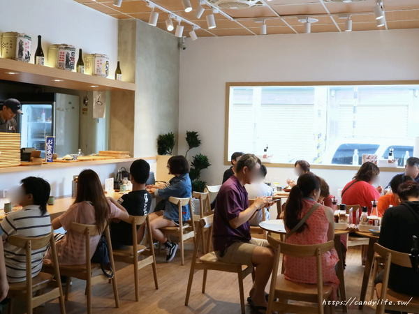 嵐山熟成牛かつ專売(台中大里旗艦店)：台中美食│嵐山熟成牛かつ專売-台中大里旗艦店〃好吃炸牛排，在台中也吃的到啦！人潮爆多，建議先訂位～