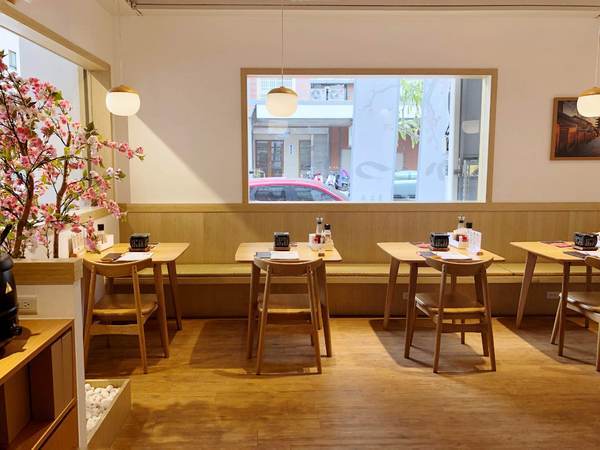 嵐山熟成牛かつ專売(台中大里旗艦店):【台中美食】嵐山熟成牛かつ專売-大里旗艦店 人氣排隊炸牛排還沒吃過就落伍了