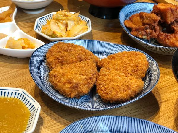 嵐山熟成牛かつ專売(台中大里旗艦店):【台中美食】嵐山熟成牛かつ專売-大里旗艦店 人氣排隊炸牛排還沒吃過就落伍了