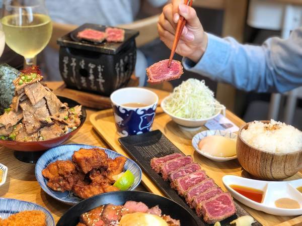 嵐山熟成牛かつ專売(台中大里旗艦店):【台中美食】嵐山熟成牛かつ專売-大里旗艦店 人氣排隊炸牛排還沒吃過就落伍了