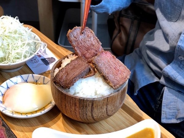 嵐山熟成牛かつ專売(台中大里旗艦店):【台中美食】嵐山熟成牛かつ專売-大里旗艦店 人氣排隊炸牛排還沒吃過就落伍了