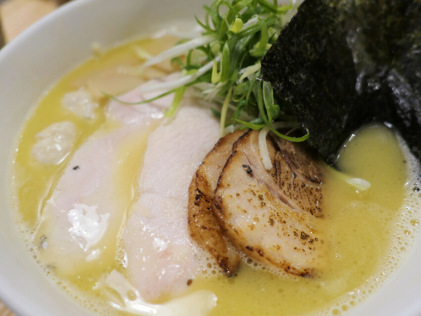 台北中山—鳥人拉麵|紐約風濃郁雞白湯拉麵 百元多汁炸雞必點(2022/3/17更新)|中山站、林森北路