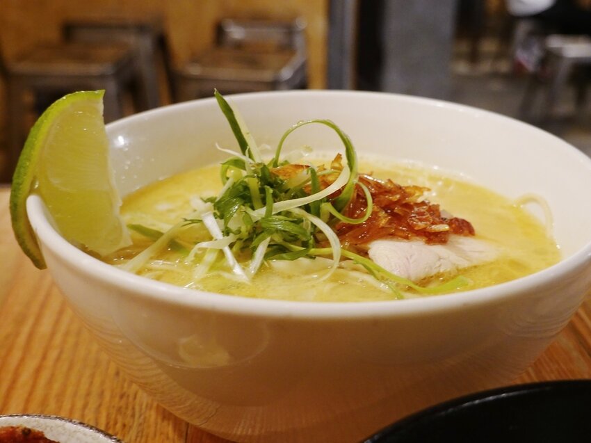 台北中山—鳥人拉麵|紐約風濃郁雞白湯拉麵 百元多汁炸雞必點(2022/3/17更新)|中山站、林森北路