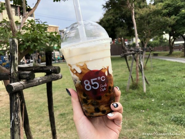 Bakery Cafe Brunch 85度C輕食館(公益店)：台中美食│85度C〃黑糖珍珠鮮奶開賣啦！每日限量～黑糖珍奶迷們快來衝一波！