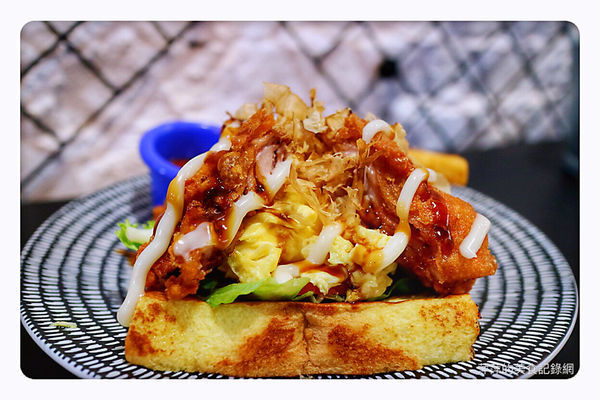 【台北美食】奇點+ 早午餐 ~ 睛光商圈早午餐美式餐廳/聚餐好店❤️寵物友善餐廳/用餐不限時 - 捷運中山國小站