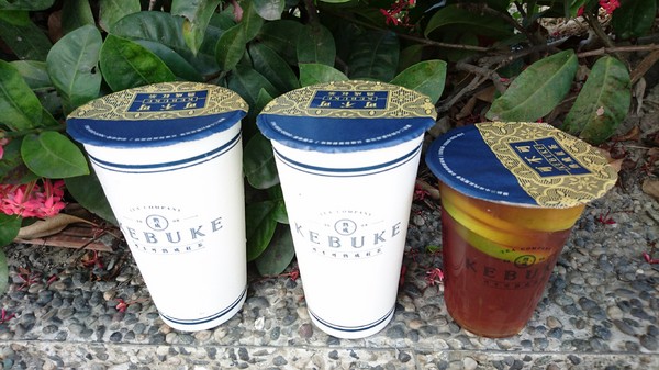 可不可熟成紅茶(熱河店)：高雄~可不可熟成紅茶(熱河店)~濃郁茶味帶果香~解炸物去羶腥找它就對了~