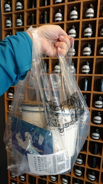 可不可熟成紅茶(熱河店)：高雄~可不可熟成紅茶(熱河店)~濃郁茶味帶果香~解炸物去羶腥找它就對了~