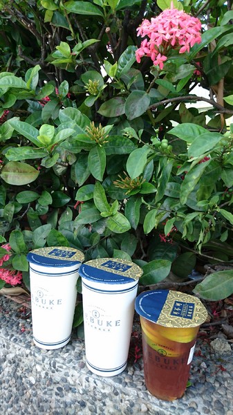 可不可熟成紅茶(熱河店)：高雄~可不可熟成紅茶(熱河店)~濃郁茶味帶果香~解炸物去羶腥找它就對了~