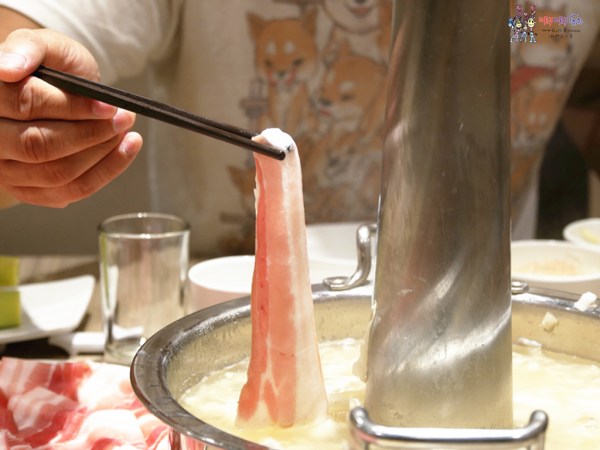 桃園美食,酸菜白肉鍋,吃到飽,火鍋,五花肉,包廂,林口美食,平價吃到飽