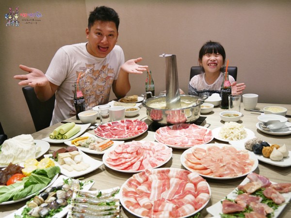 桃園美食,酸菜白肉鍋,吃到飽,火鍋,五花肉,包廂,林口美食,平價吃到飽