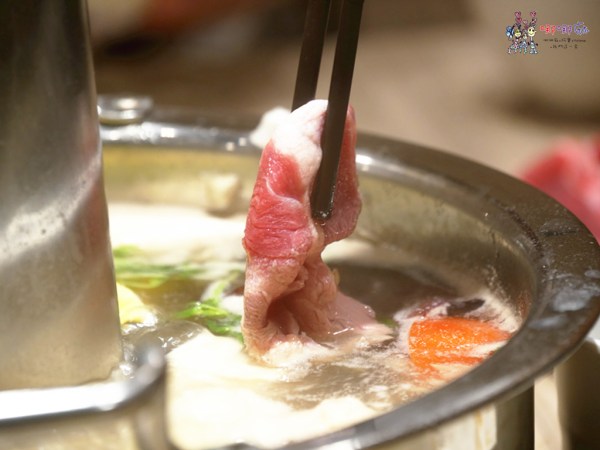 桃園美食,酸菜白肉鍋,吃到飽,火鍋,五花肉,包廂,林口美食,平價吃到飽