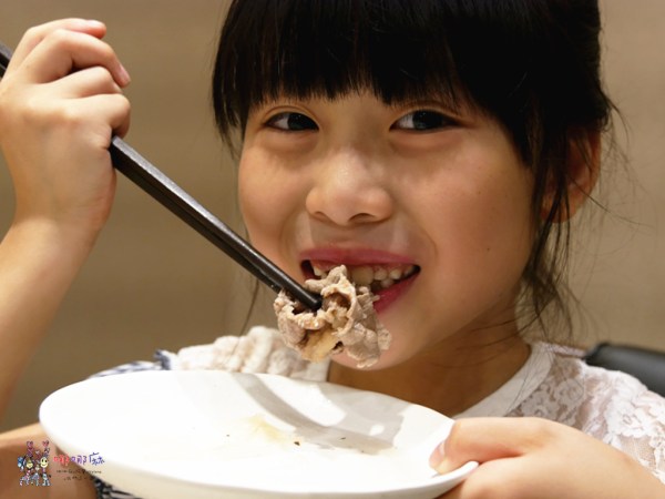 桃園美食,酸菜白肉鍋,吃到飽,火鍋,五花肉,包廂,林口美食,平價吃到飽