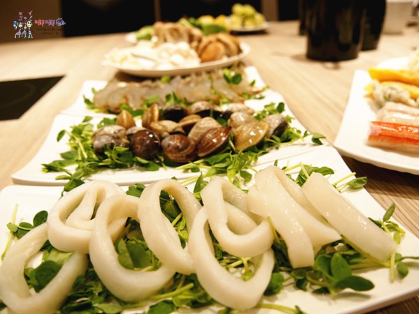 桃園美食,酸菜白肉鍋,吃到飽,火鍋,五花肉,包廂,林口美食,平價吃到飽