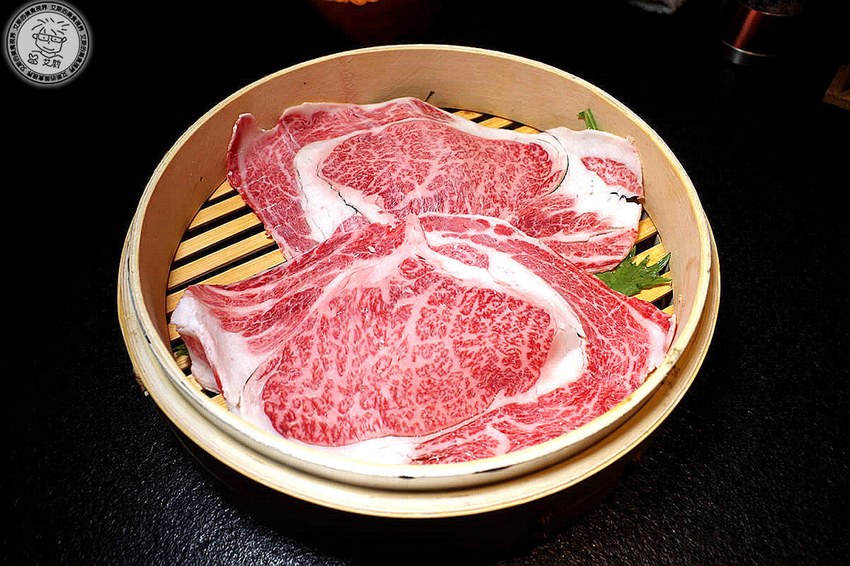 4蒸騰日本黑毛和牛A5肋眼1.jpg