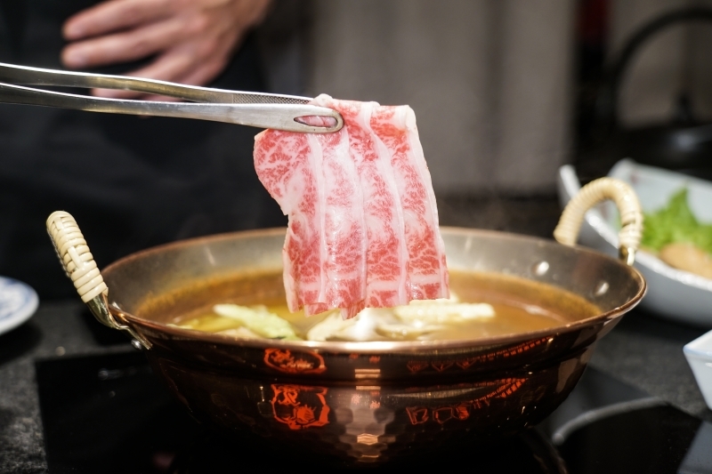 跳躍的宅男 - [台北大安區美食]蘭亭和牛極緻鍋-職人桌邊服務 品嚐日本A5黑毛和牛海鮮頂級滋味