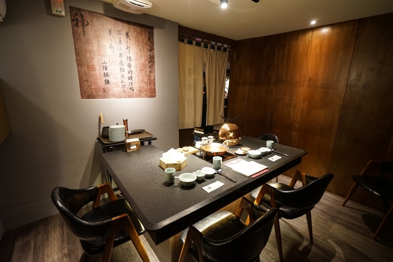 跳躍的宅男 - [台北大安區美食]蘭亭和牛極緻鍋-職人桌邊服務 品嚐日本A5黑毛和牛海鮮頂級滋味