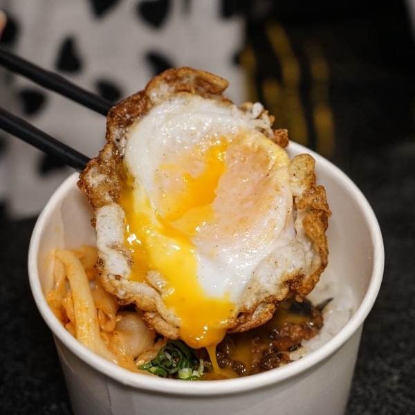 跳躍的宅男 - [台北大安區美食]蘭亭和牛極緻鍋-職人桌邊服務 品嚐日本A5黑毛和牛海鮮頂級滋味