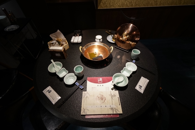 跳躍的宅男 - [台北大安區美食]蘭亭和牛極緻鍋-職人桌邊服務 品嚐日本A5黑毛和牛海鮮頂級滋味