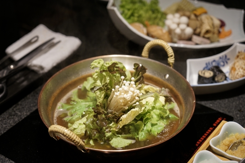 跳躍的宅男 - [台北大安區美食]蘭亭和牛極緻鍋-職人桌邊服務 品嚐日本A5黑毛和牛海鮮頂級滋味