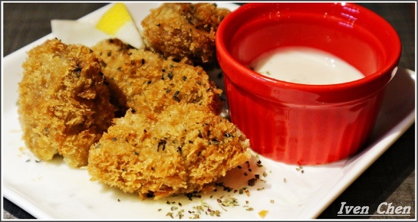 銀兔湯咖哩(信義店)：《台北松菸咖哩》隴藏在松菸的健康美味湯咖哩\時尚舒適用餐環境\逛松菸不要錯過的餐廳-『銀兔湯咖哩-信義店』