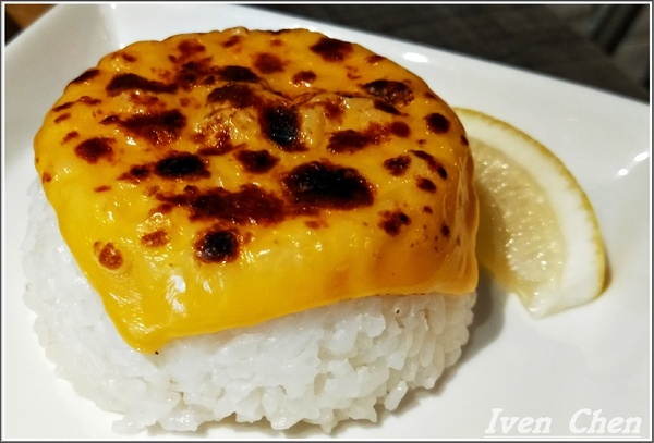 銀兔湯咖哩(信義店)：《台北松菸咖哩》隴藏在松菸的健康美味湯咖哩\時尚舒適用餐環境\逛松菸不要錯過的餐廳-『銀兔湯咖哩-信義店』