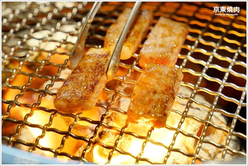 【台北忠孝敦化】京東燒肉專門店(忠孝店)‧每日限量6份一頭牛套餐、和牛雙人套餐必點!肉質好、口味佳、專人代烤服務! - 大口老師的走跳學堂!