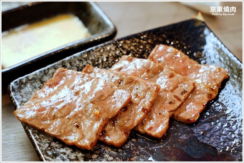 【台北忠孝敦化】京東燒肉專門店(忠孝店)‧每日限量6份一頭牛套餐、和牛雙人套餐必點!肉質好、口味佳、專人代烤服務! - 大口老師的走跳學堂!