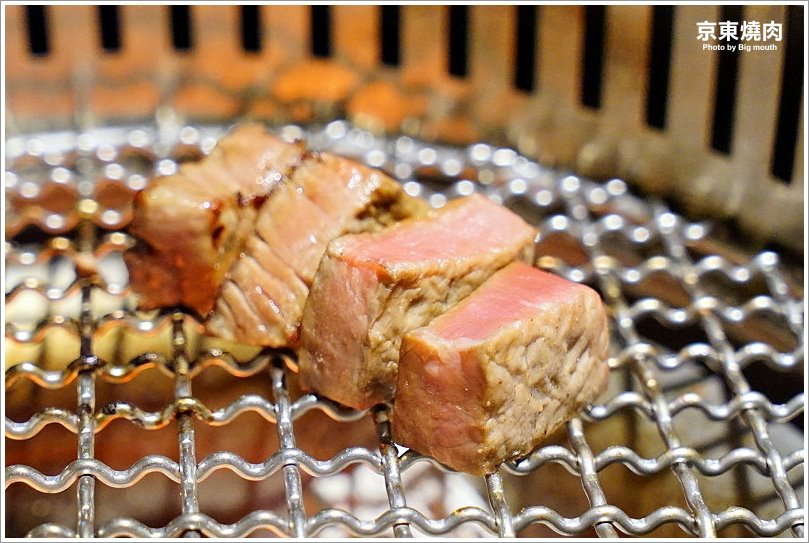 【台北忠孝敦化】京東燒肉專門店(忠孝店)‧每日限量6份一頭牛套餐、和牛雙人套餐必點!肉質好、口味佳、專人代烤服務! - 大口老師的走跳學堂!