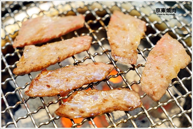 【台北忠孝敦化】京東燒肉專門店(忠孝店)‧每日限量6份一頭牛套餐、和牛雙人套餐必點!肉質好、口味佳、專人代烤服務! - 大口老師的走跳學堂!