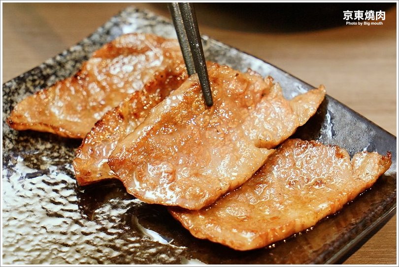 【台北忠孝敦化】京東燒肉專門店(忠孝店)‧每日限量6份一頭牛套餐、和牛雙人套餐必點!肉質好、口味佳、專人代烤服務! - 大口老師的走跳學堂!