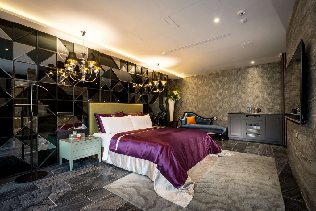 35267207_395559200925775_4536697525821767680_n (1).jpg