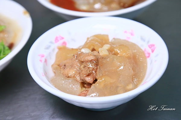 斗南徐記肉圓:【雲林美食】斗南車站周邊隱藏版小吃!芋頭肉圓沒吃過就遜斃了:斗南徐記肉圓 斗南徐記肉圓:【雲林美食】斗南車站周邊隱藏版小吃!芋頭肉圓沒吃過就遜斃了:斗南徐記肉圓