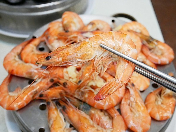 二月牌沙茶爐：二月牌沙茶爐臺南創始店-台灣近年掀起海鮮蒸籠爭霸戰  靜香首推台南海鮮塔  靠海食材最新鮮  搭配店家手作火鍋料大滿足