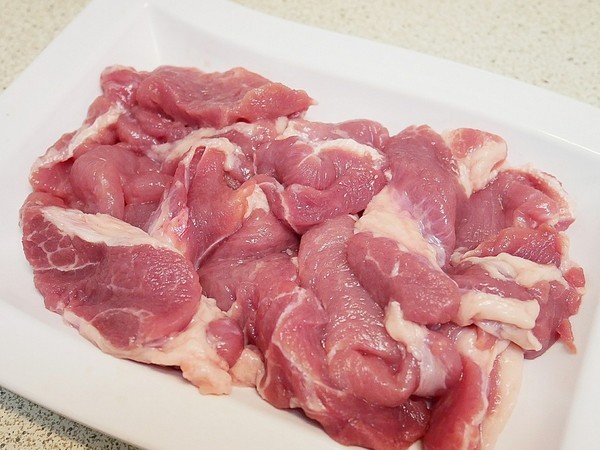 二月牌沙茶爐：二月牌沙茶爐臺南創始店-台灣近年掀起海鮮蒸籠爭霸戰  靜香首推台南海鮮塔  靠海食材最新鮮  搭配店家手作火鍋料大滿足