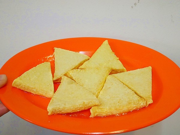 二月牌沙茶爐：二月牌沙茶爐臺南創始店-台灣近年掀起海鮮蒸籠爭霸戰  靜香首推台南海鮮塔  靠海食材最新鮮  搭配店家手作火鍋料大滿足