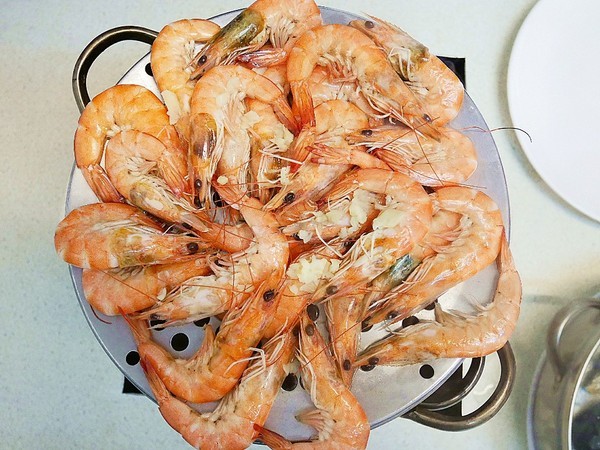 二月牌沙茶爐：二月牌沙茶爐臺南創始店-台灣近年掀起海鮮蒸籠爭霸戰  靜香首推台南海鮮塔  靠海食材最新鮮  搭配店家手作火鍋料大滿足