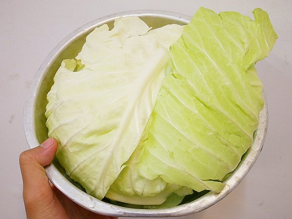 二月牌沙茶爐：二月牌沙茶爐臺南創始店-台灣近年掀起海鮮蒸籠爭霸戰  靜香首推台南海鮮塔  靠海食材最新鮮  搭配店家手作火鍋料大滿足