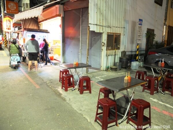 高雄美食推薦【成記餐車】二訪美味！新店面有內用座位 嚐鮮炒米粉、麻辣鴨血豆腐煲 路竹必吃關東煮