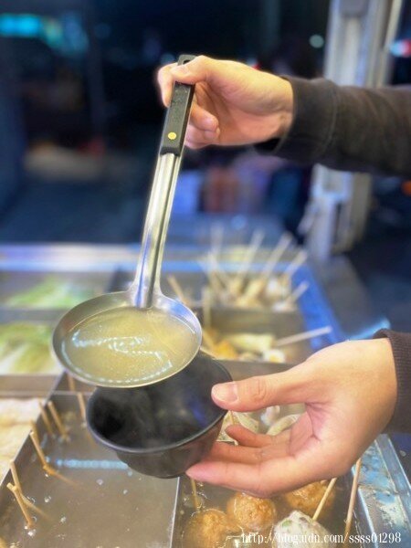 高雄美食推薦【成記餐車】二訪美味！新店面有內用座位 嚐鮮炒米粉、麻辣鴨血豆腐煲 路竹必吃關東煮