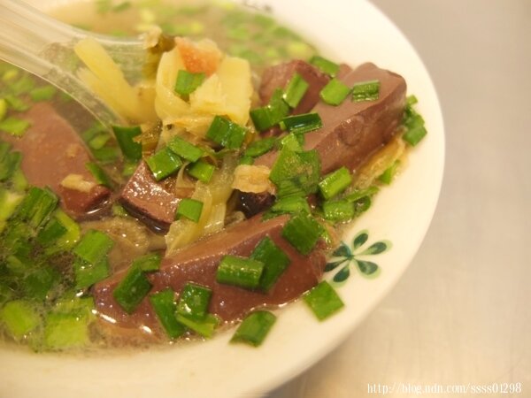 高雄美食推薦【成記餐車】二訪美味！新店面有內用座位 嚐鮮炒米粉、麻辣鴨血豆腐煲 路竹必吃關東煮