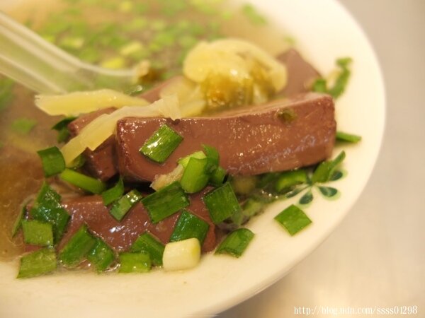 高雄美食推薦【成記餐車】二訪美味！新店面有內用座位 嚐鮮炒米粉、麻辣鴨血豆腐煲 路竹必吃關東煮