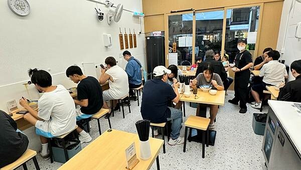 LINE_ALBUM_何家拉麵_241113_75