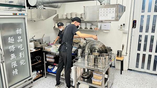 LINE_ALBUM_何家拉麵_241113_28