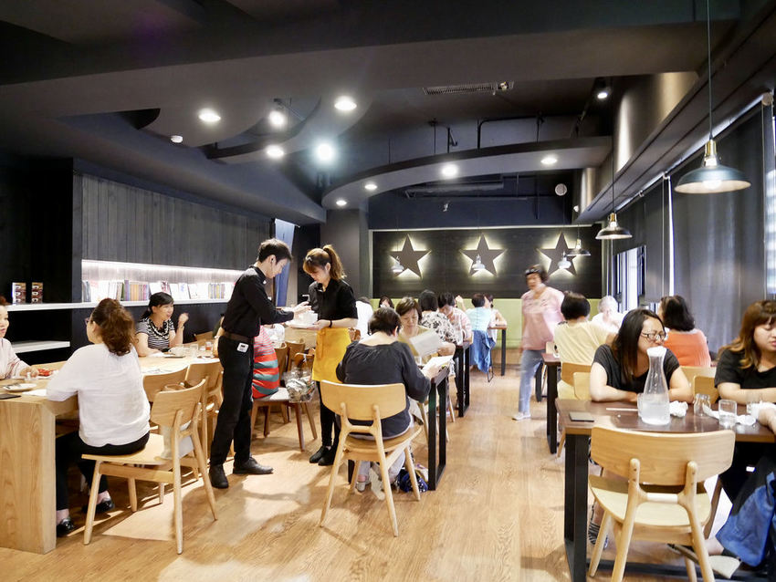 [台北中山] 炎炎夏日吃沙拉生菜蔬食最清爽 / 52輕食buffet Salad Bar沙拉吧生菜吃到飽飽到晚上不用吃