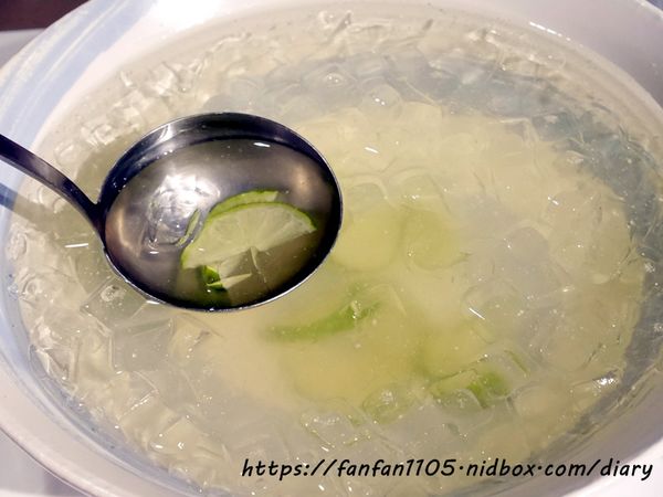 【52輕食buffet Salad Bar】#台北聚餐 #台北松江南京美食 #平價吃到飽 #健康 #輕食 #生菜沙拉吧 #蔬果汁 #生菜buffet自助吧 #美式新鮮特調沙拉 #排餐 #咖啡 (16).JPG