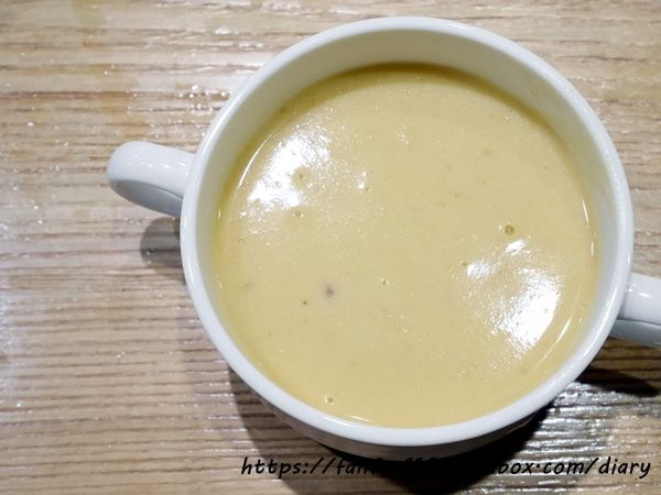 【52輕食buffet Salad Bar】#台北聚餐 #台北松江南京美食 #平價吃到飽 #健康 #輕食 #生菜沙拉吧 #蔬果汁 #生菜buffet自助吧 #美式新鮮特調沙拉 #排餐 #咖啡 (31).JPG