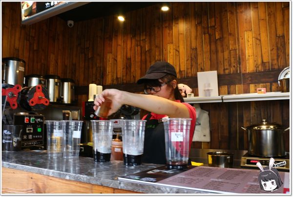 米塔黑糖飲品專賣：[食記]►台南永康區◄一杯飲品看似簡單卻不簡單從米塔黑糖飲品專賣用心開始/黑糖珍珠鮮奶/黑糖雙Q鮮奶/新鮮水果茶/焦糖海鹽奶茶