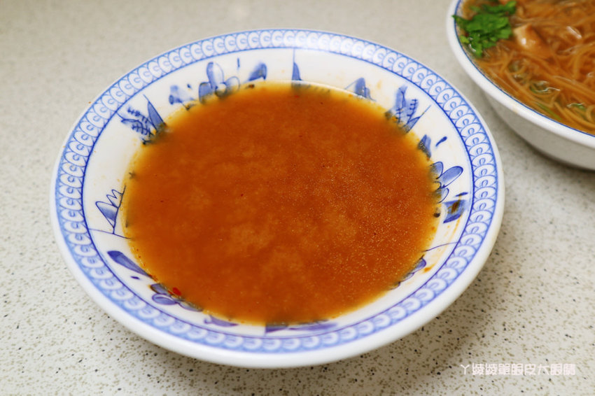 新竹美食小吃推薦寶島麵線站！老闆就賣這幾樣，甜不辣吃完免費加熱湯